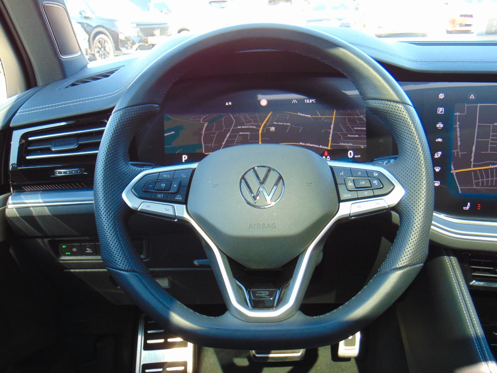 Volkswagen Touareg 3.0 TDI 4Motion R-Line - IQ Light - Pano
