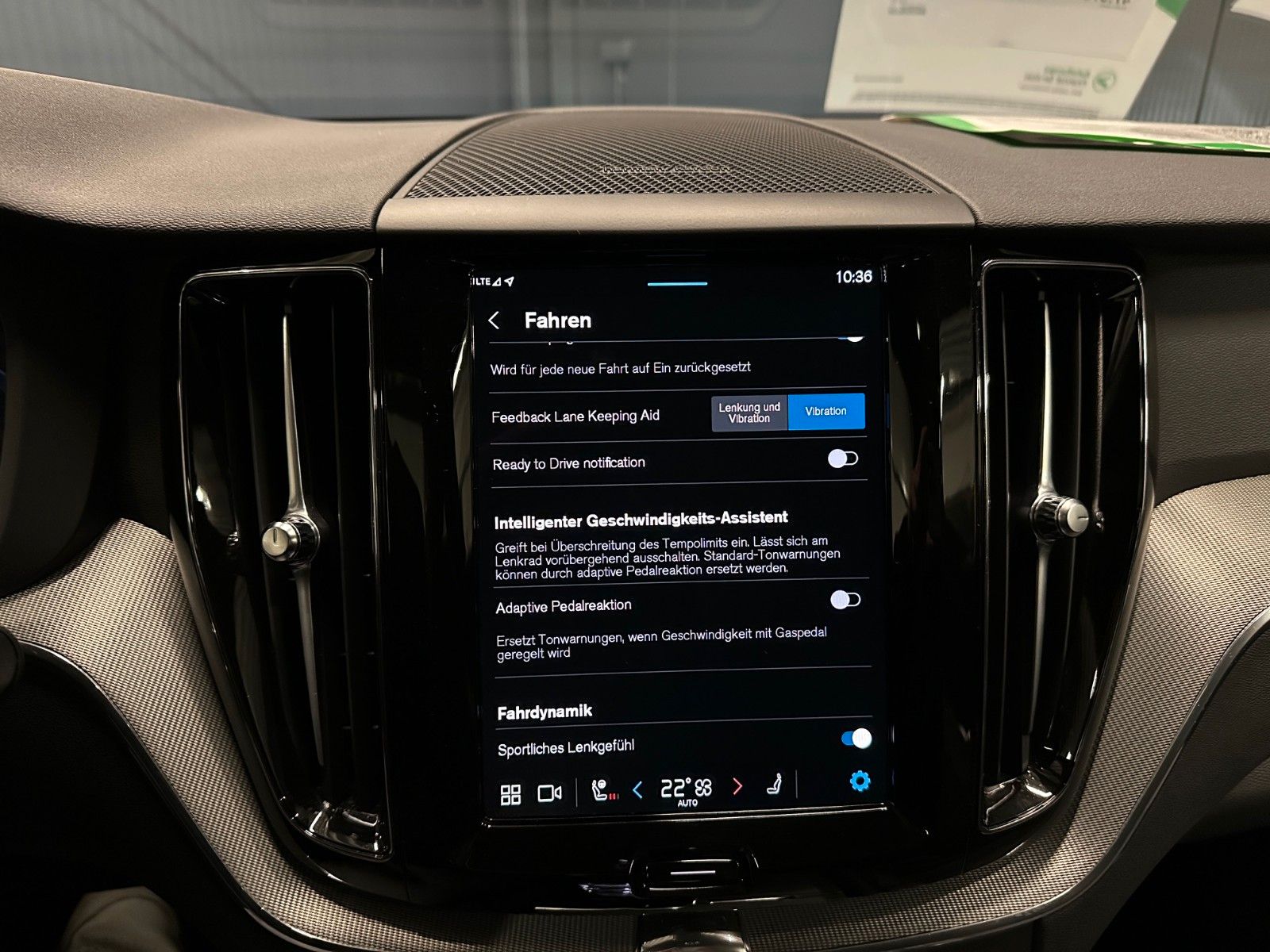 Volvo XC60 Plus Black Edition AWD*21Zoll*PANORAMA*AHK*