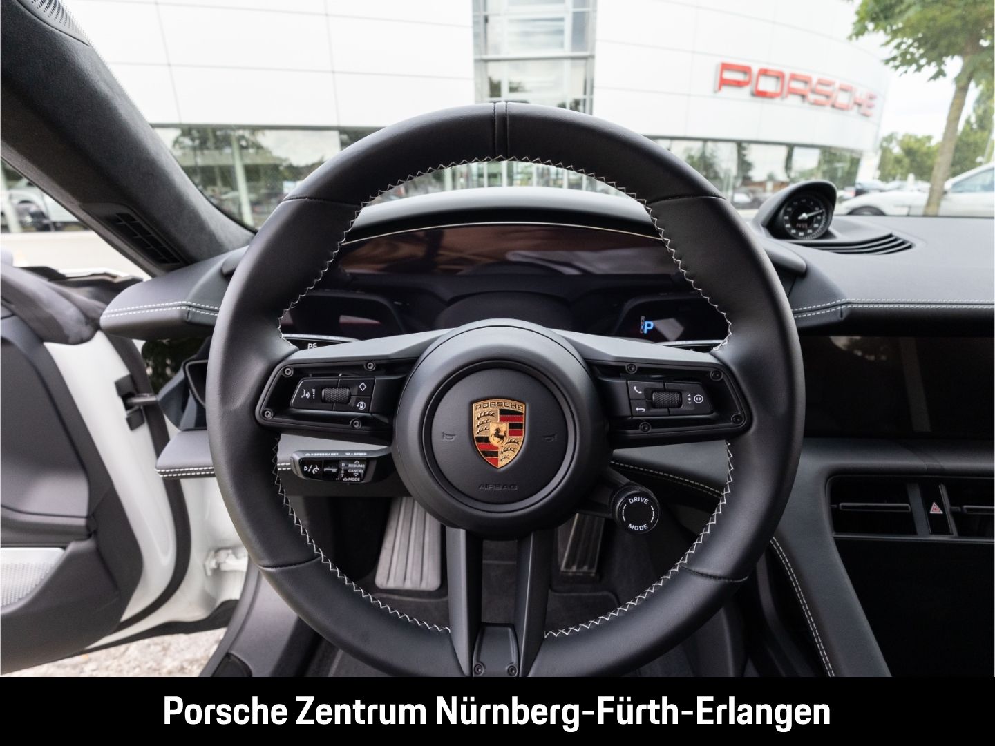Porsche Taycan Turbo Cross Turismo Burmester HUD InnoDri