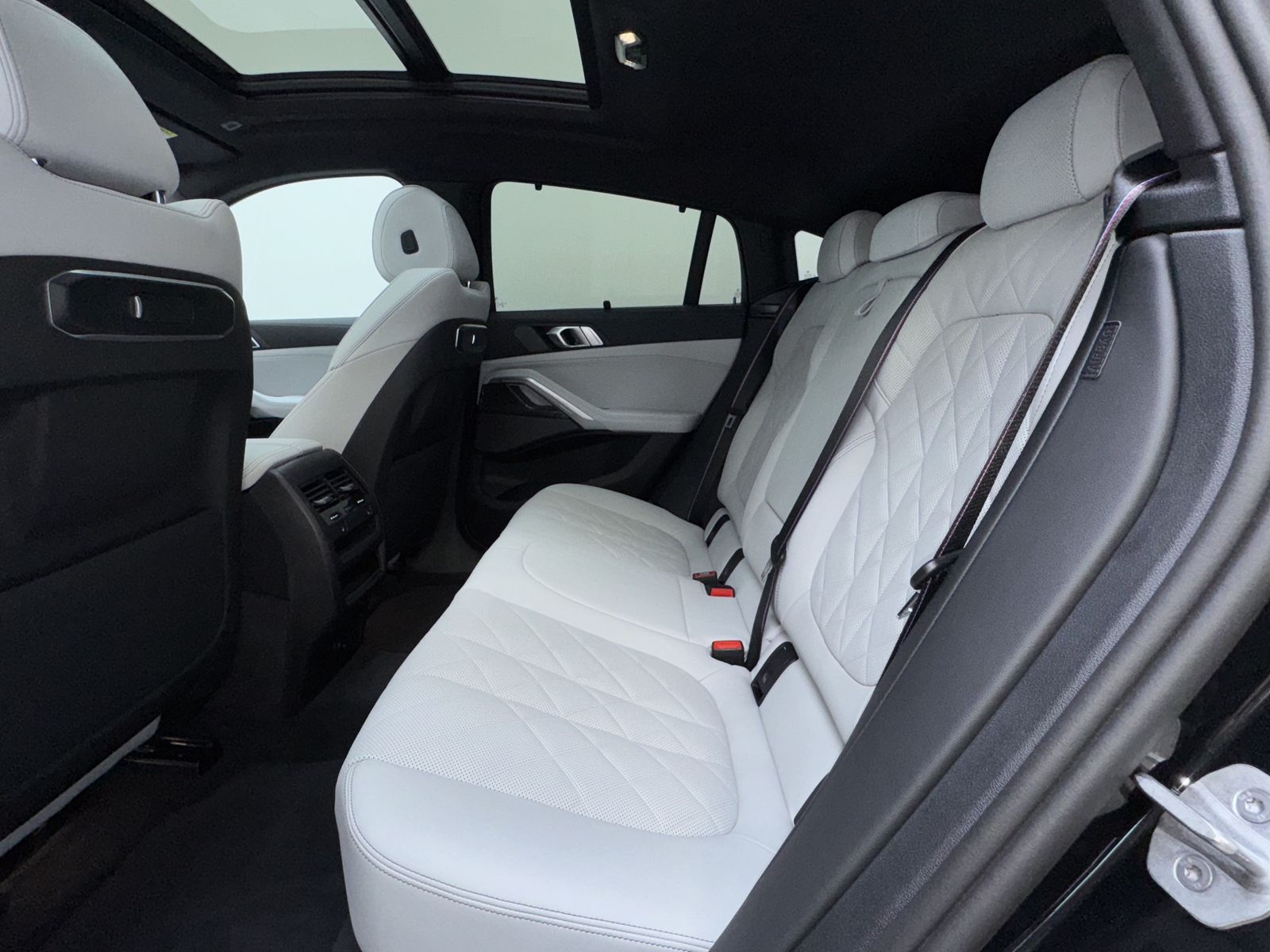 BMW X6 xDrive30d M Sport Pro - Samsaru's Car Outlet