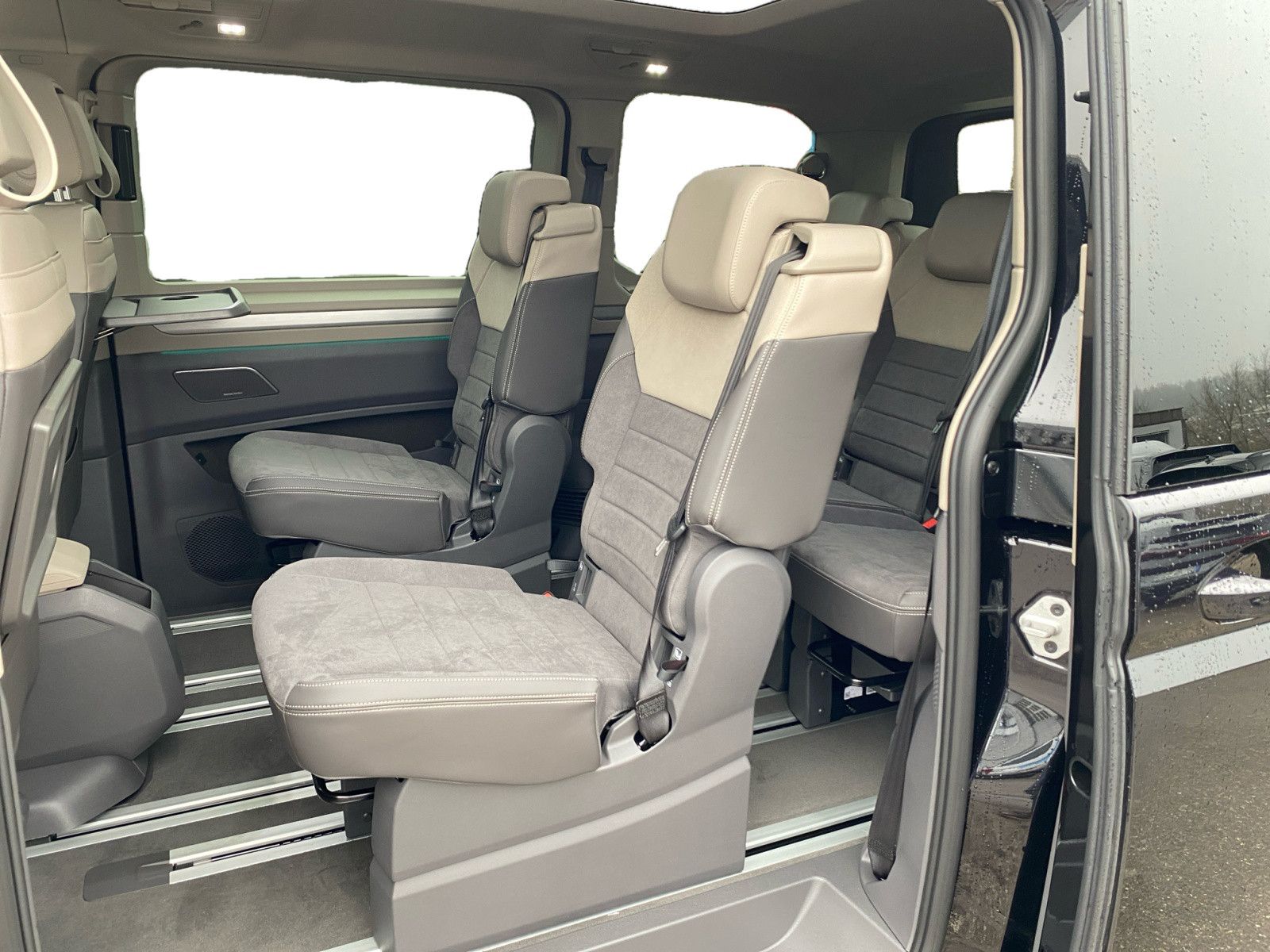 Volkswagen Multivan TDI - Samsaru's Car Outlet