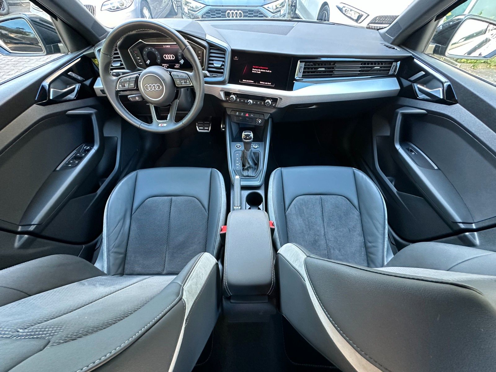 Audi A1 30 TFSI S line*LEDER*NAVI*SHZ*LED*MMI*APS+