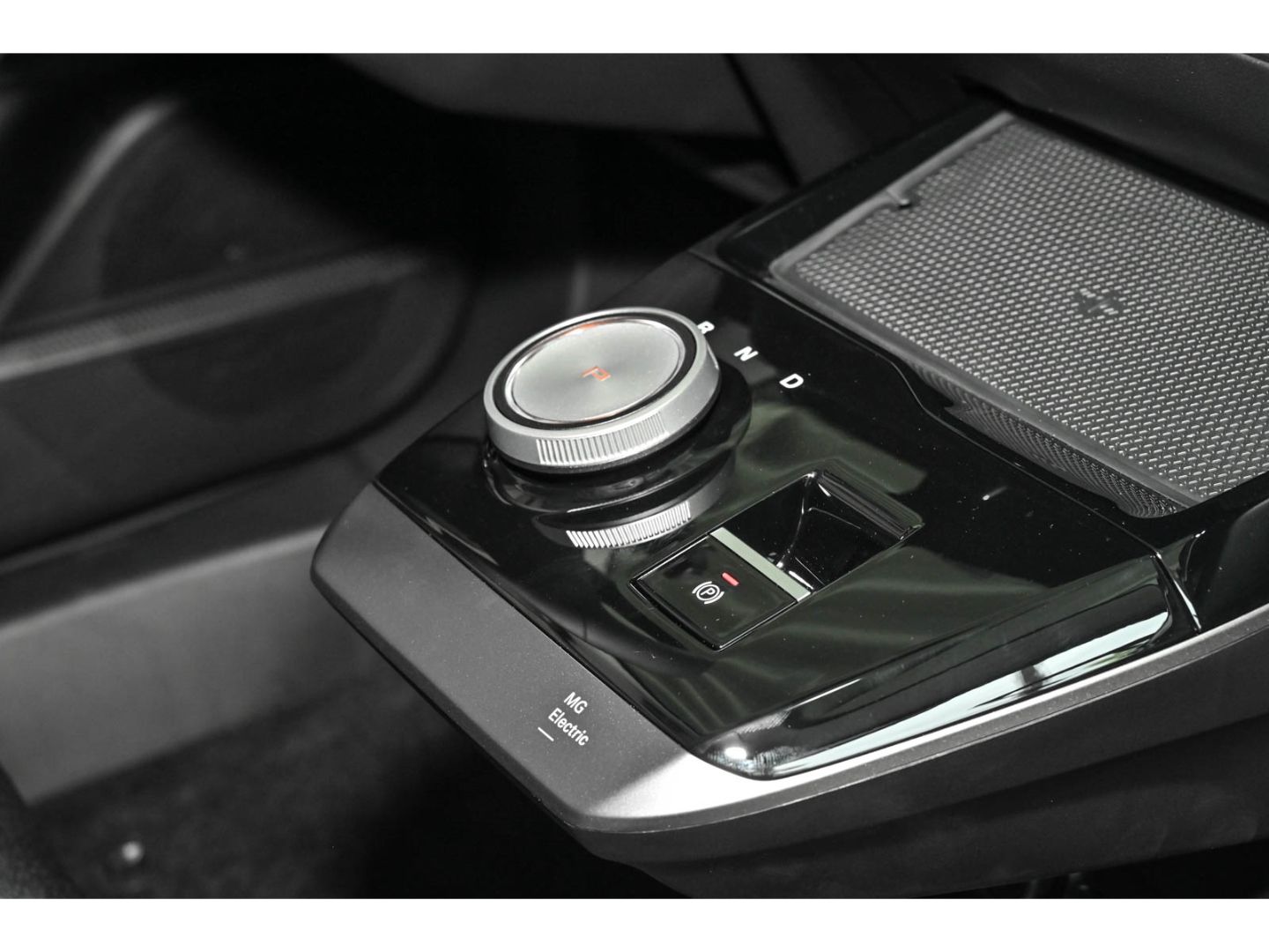 MG4 LUXURY 64 kWh+NAV+PILOT+360 °+LED+DAB + APPL