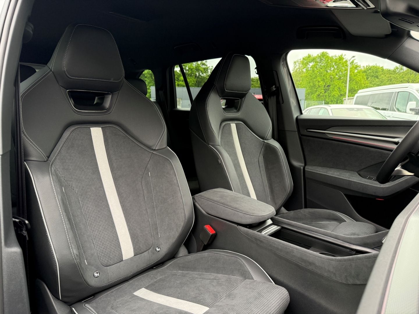 Skoda Kodiaq II 1.5 TSI iV DSG Sportline DCC AHK Matri