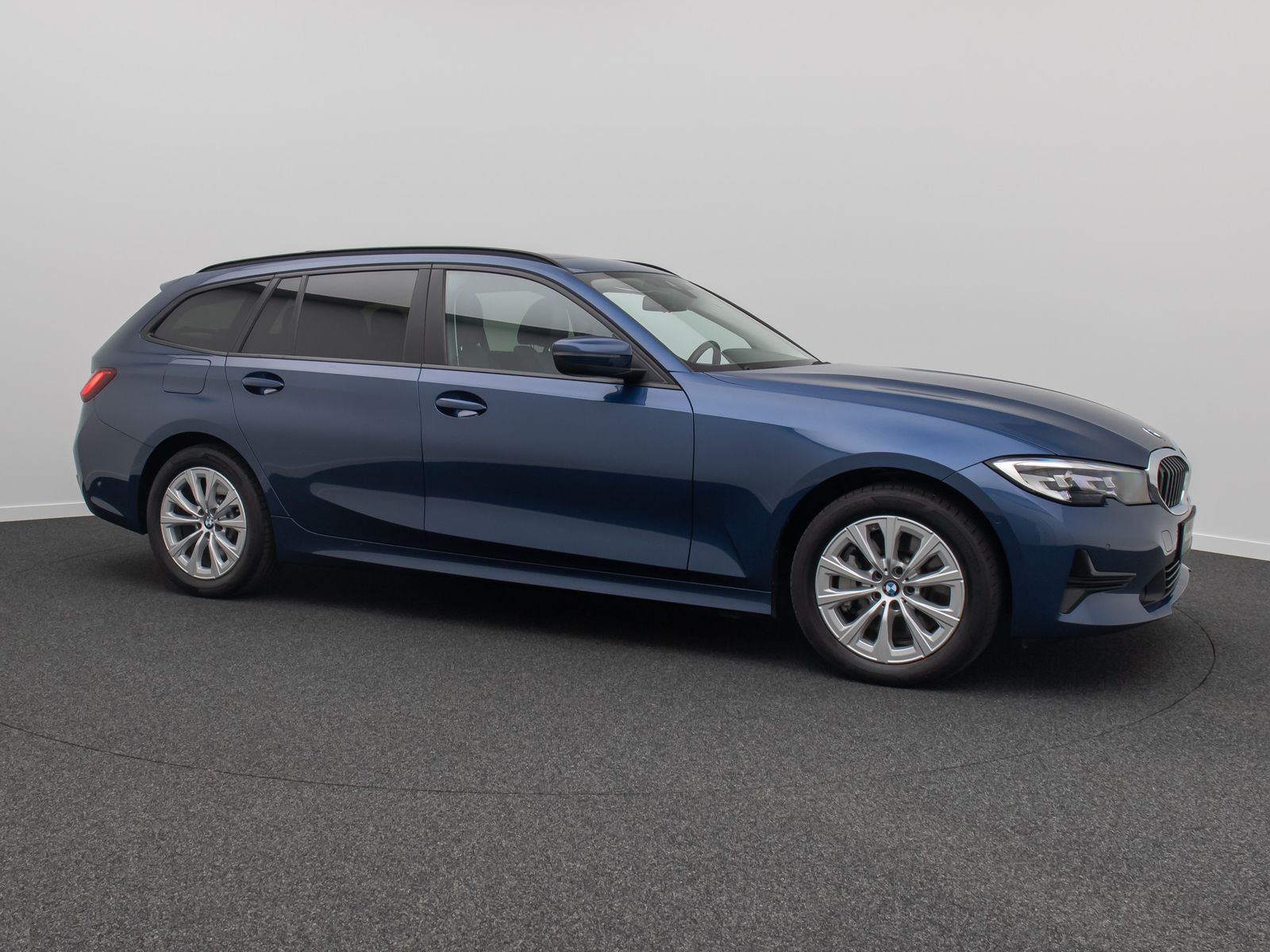 BMW 330i xD - Samsaru's Car Outlet