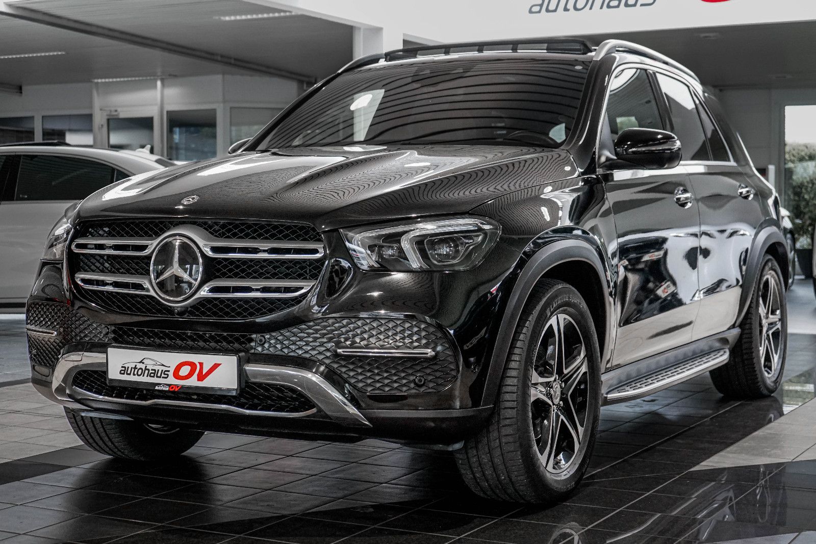 Mercedes-Benz GLE 300d 4M*Exclusive*3xTV*360*Distr*Pano*7xSitz