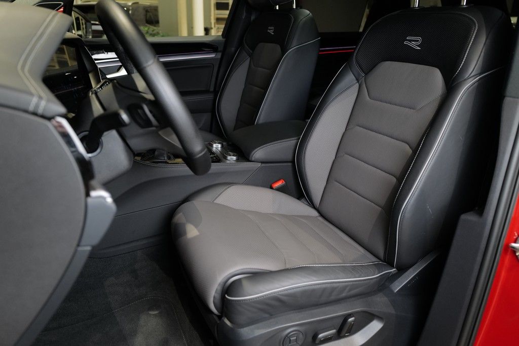 Volkswagen Touareg 3.0TDI R-Line - Samsaru's Car Outlet