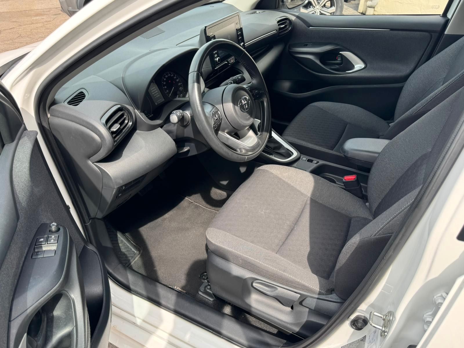 Toyota Yaris 1.5 Hybrid AUT Comfort - Samsaru's Car Outlet