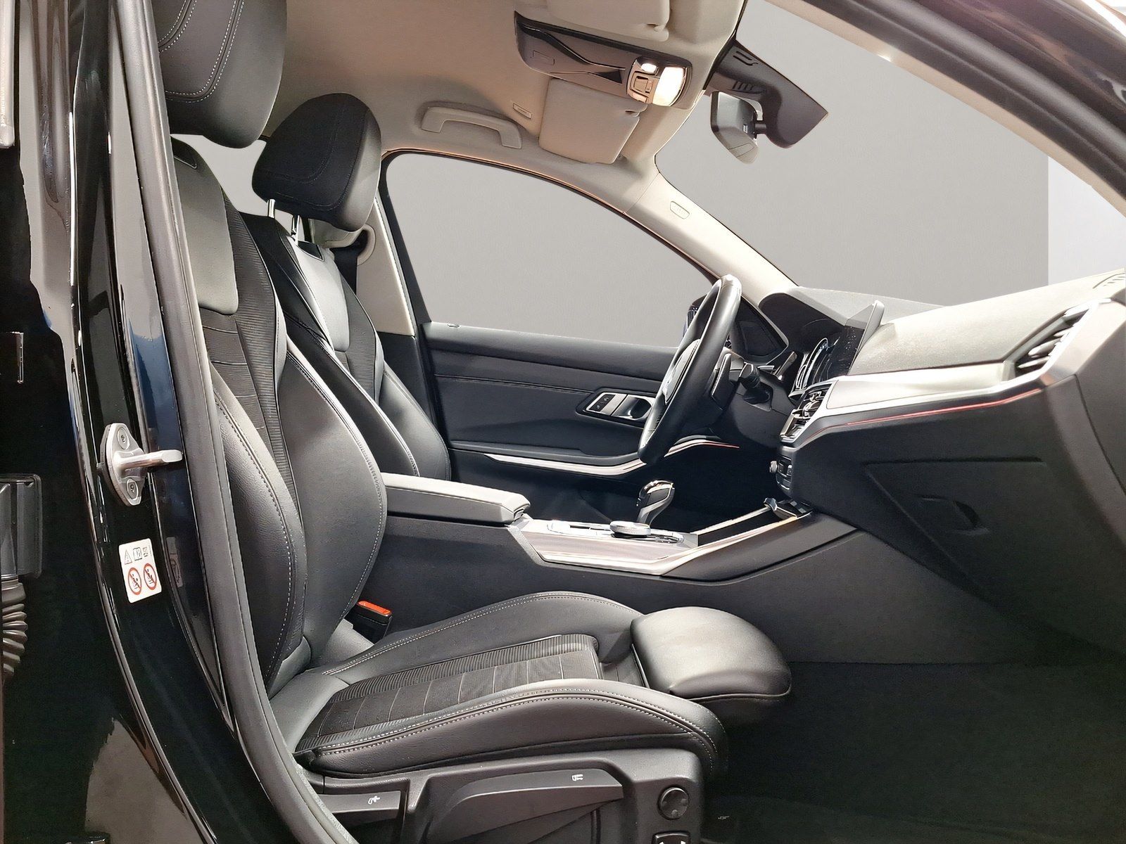 BMW 330i Touring Sport Line - Samsaru's Car Outlet