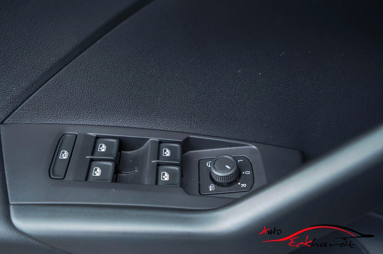 Volkswagen T-Cross Life - Samsaru's Car Outlet