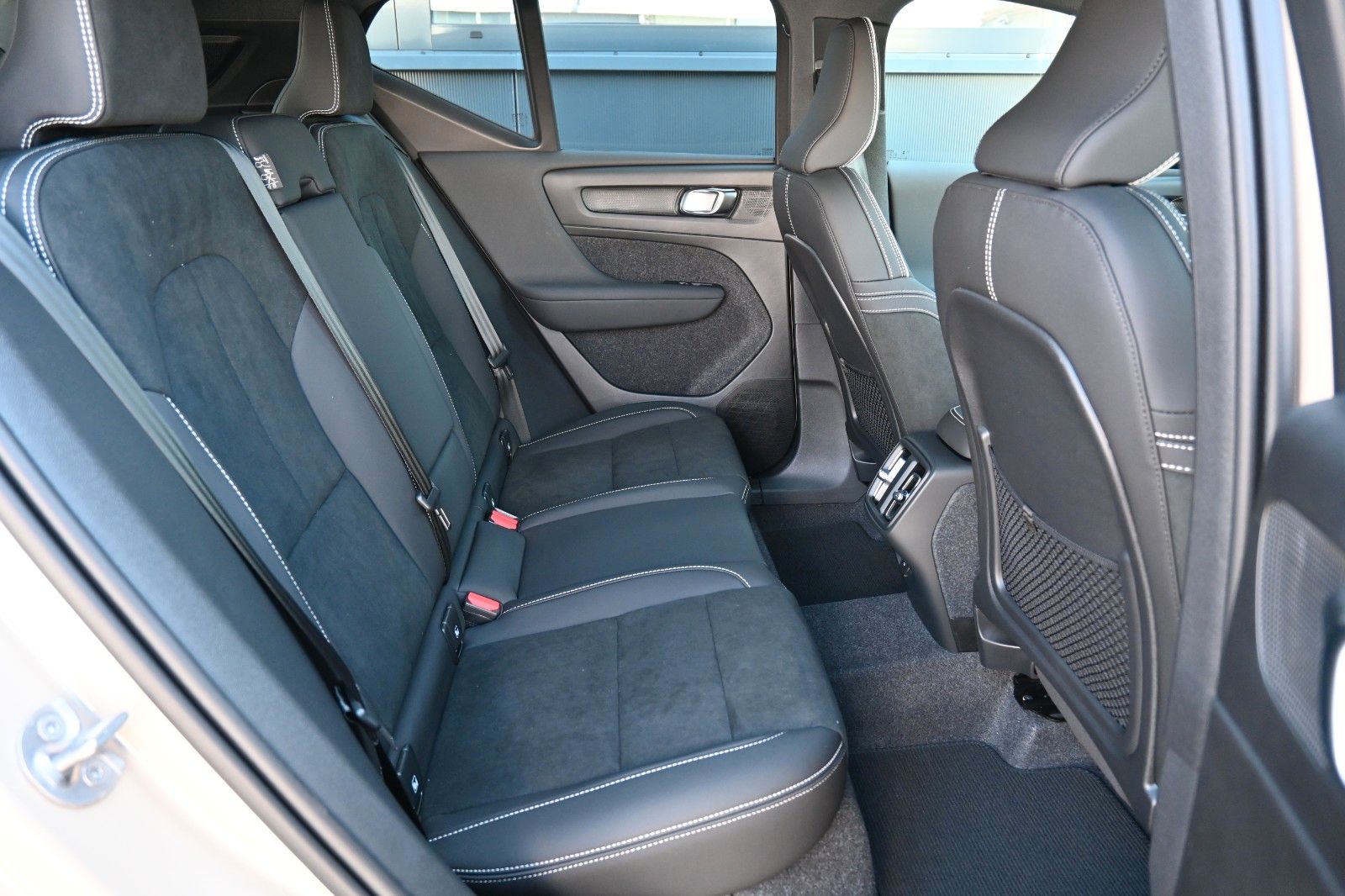 Volvo XC40 B4 DKG Plus Dark*FSHZG*360°*ACC*Allwetter