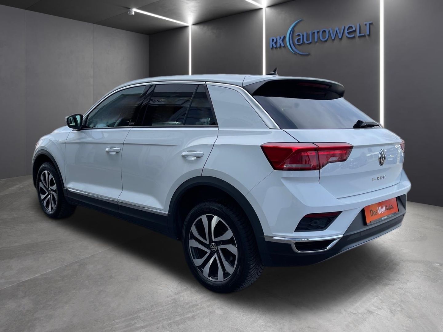 Volkswagen T-Roc Active 2.0 TDI DSG - Samsaru's Car Outlet