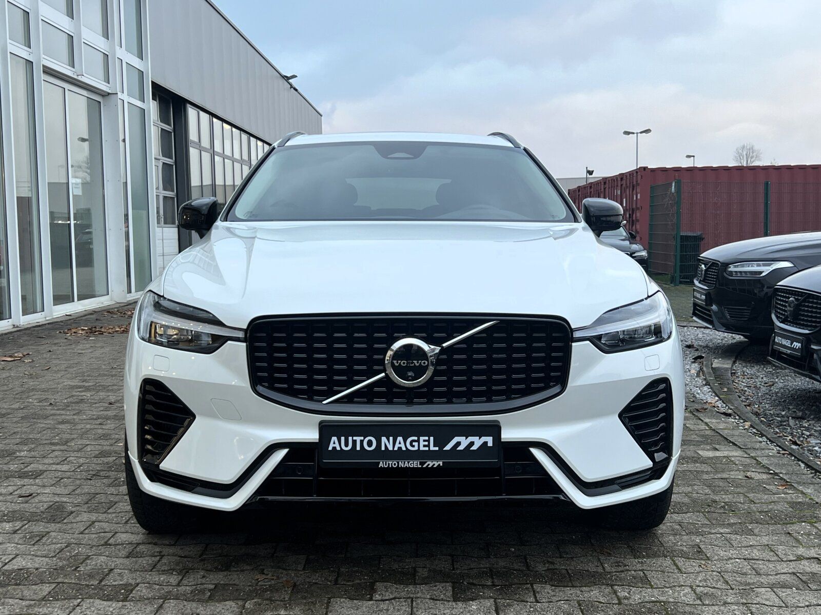 Volvo XC60 T6 Plus Dark AHK|PANO|FLED|360CAM|20"|