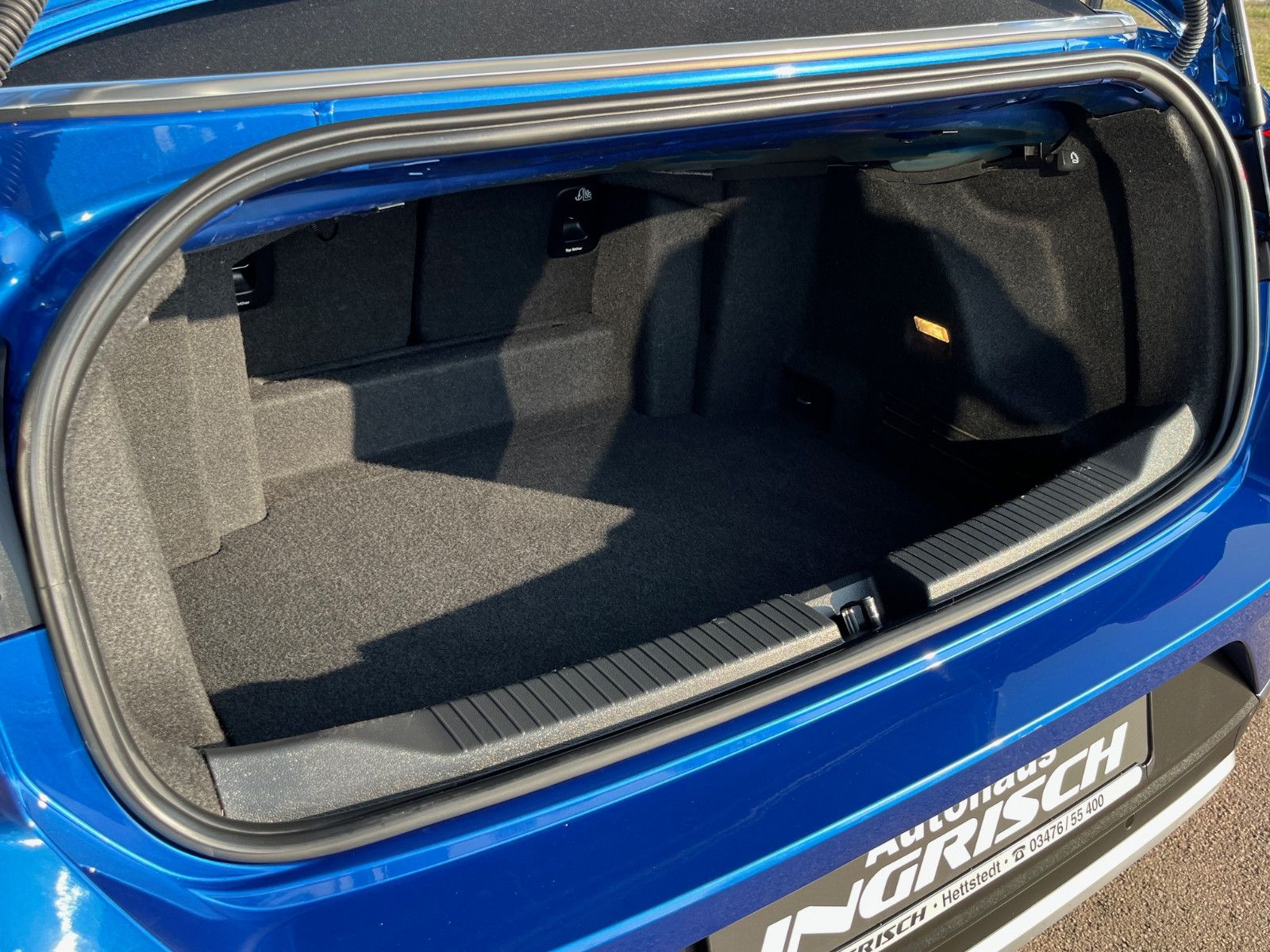 Volkswagen T-Roc Style-Edition - Samsaru's Car Outlet