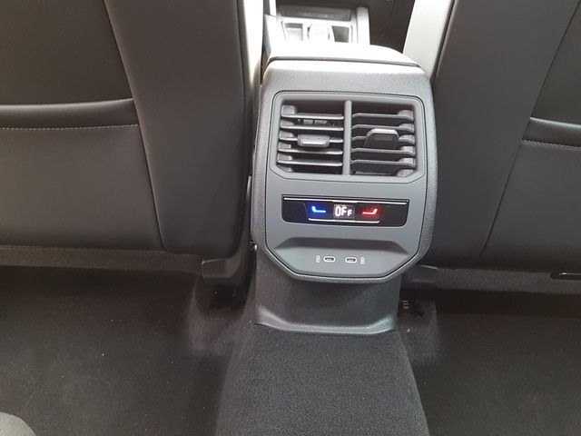 Cupra Leon Sportstourer 1.5 eTSI DSG - Samsaru's Car Outlet