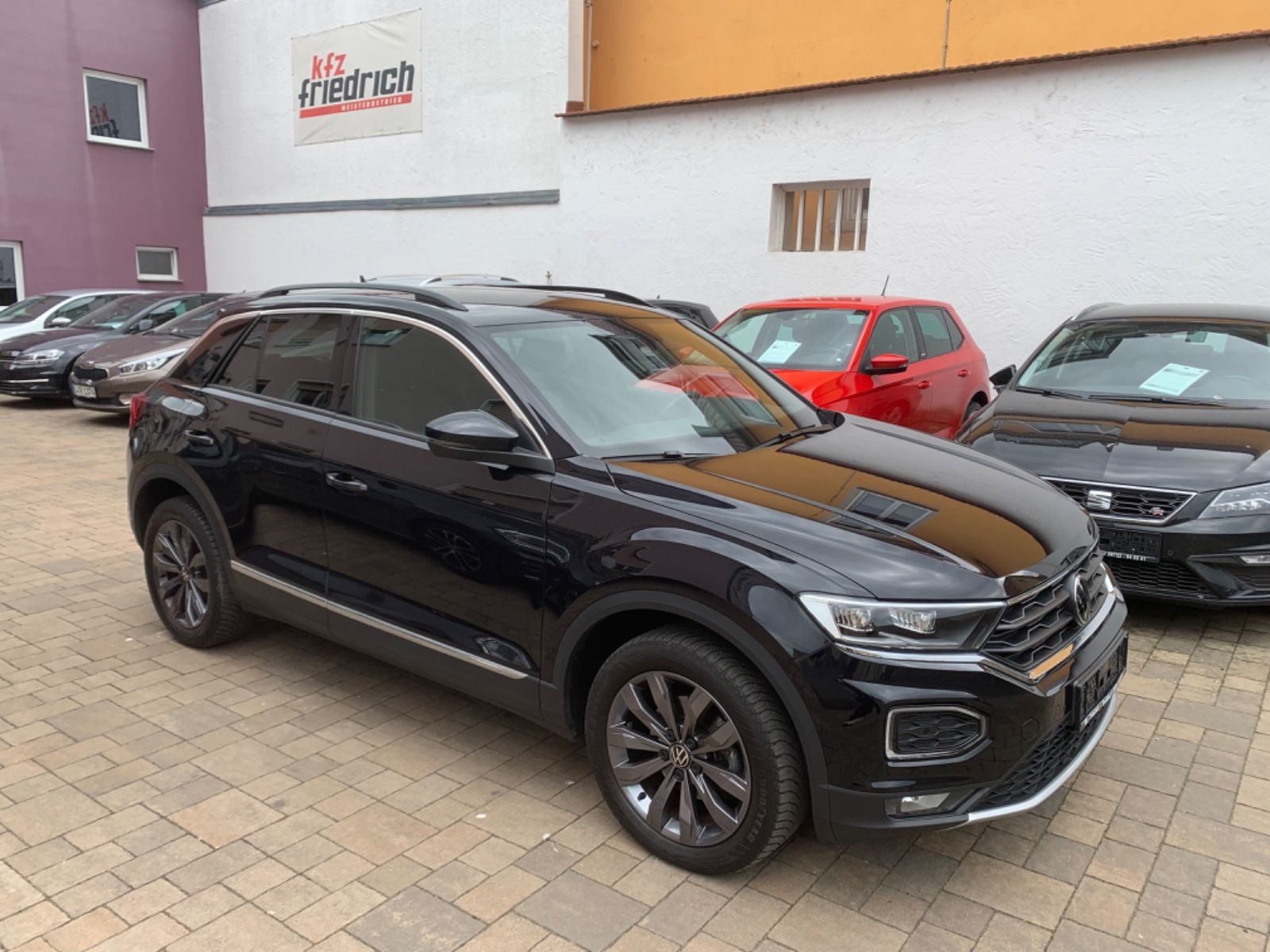Volkswagen T-Roc Sport DSG - Samsaru's Car Outlet