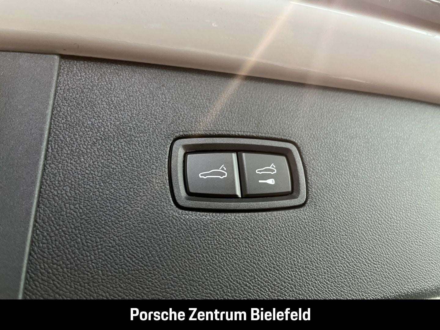 Porsche Cayenne E-Hybrid Coupe Panoramadach LED-Matrix