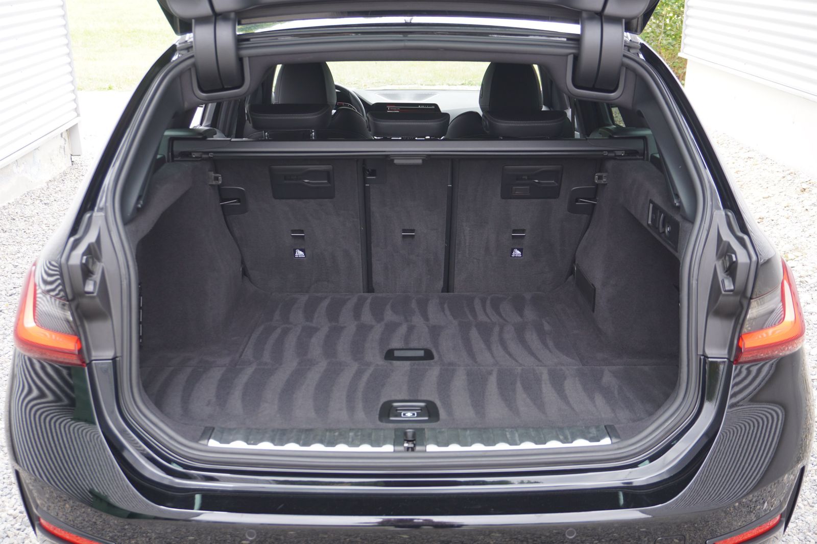 BMW 320d Touring Sport Line - Samsaru's Car Outlet