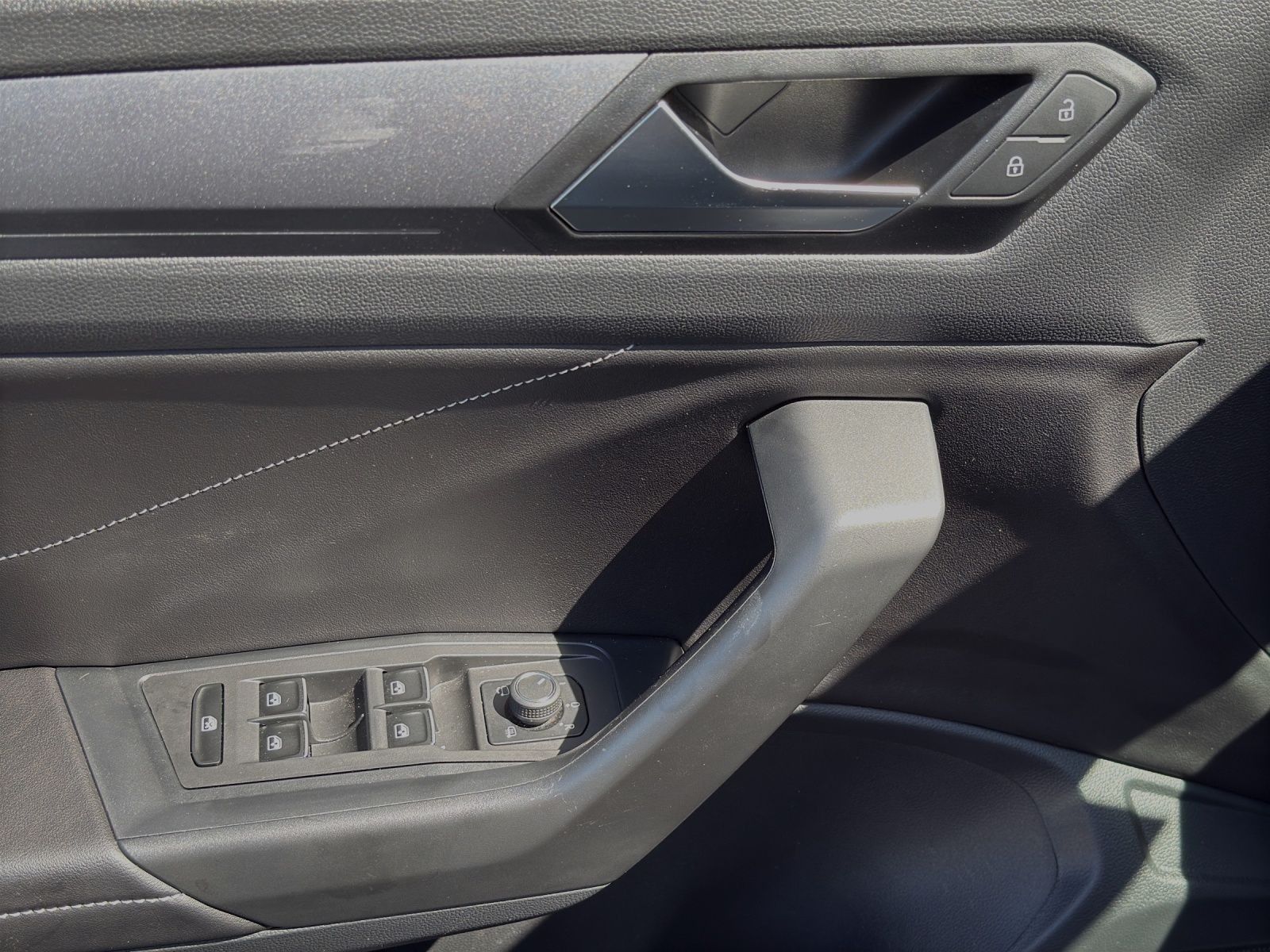 Volkswagen T-Roc 2.0 TDI DSG STYLE - Samsaru's Car Outlet