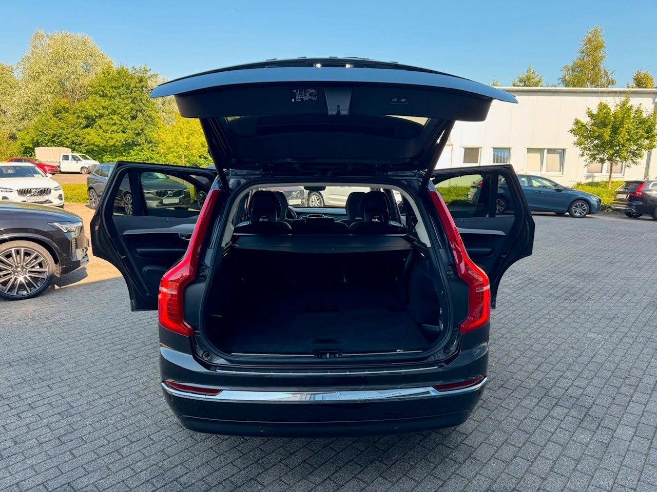 Volvo XC90 B5 D AWD ULTIMATE BRIGHT-360-AHK-Pano-Sthzg