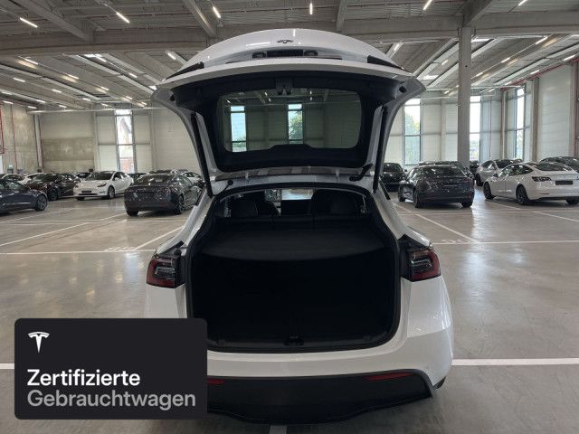 Tesla Model Y Rear-Wheel Drive