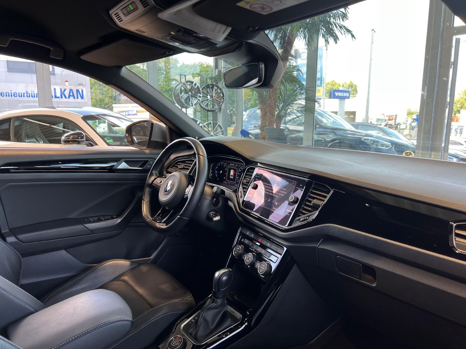 Volkswagen T-Roc R 4Motion - Samsaru's Car Outlet
