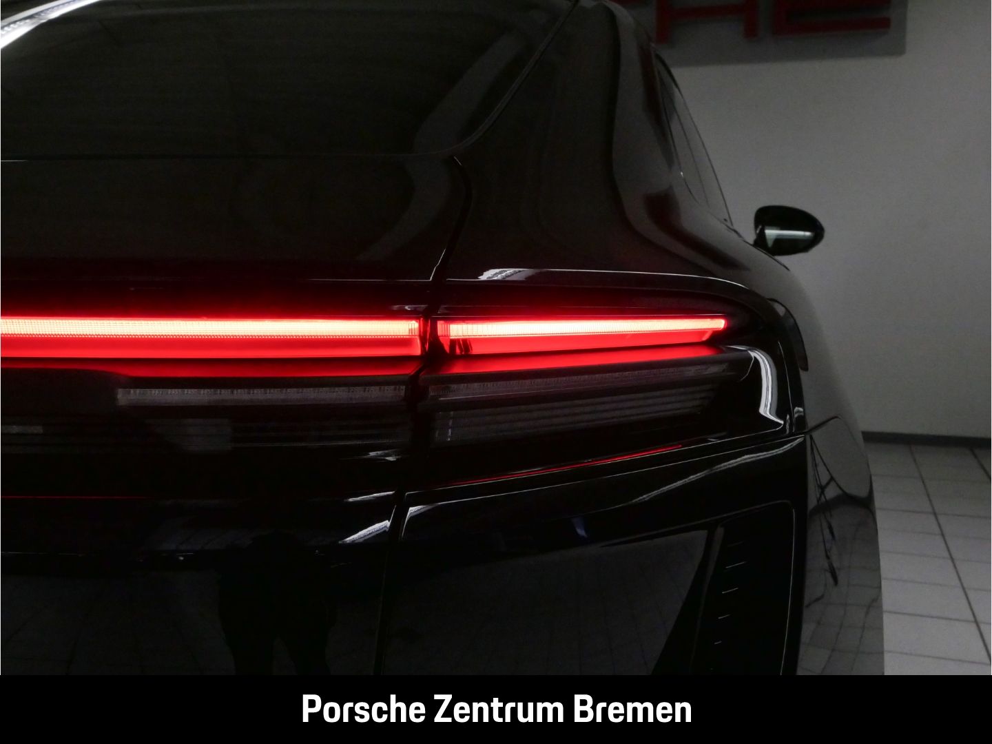 Porsche Macan Electric Turbo Sportpaket - Samsaru's Car Outlet