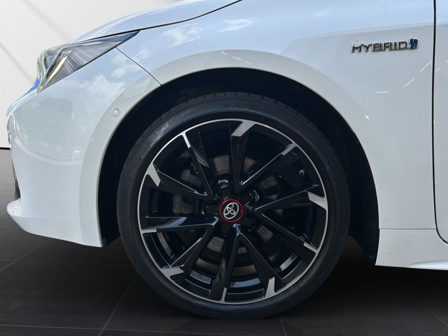 Toyota Corolla 2.0 Touring Sports Hybrid GR Sport - Samsaru's Car Outlet