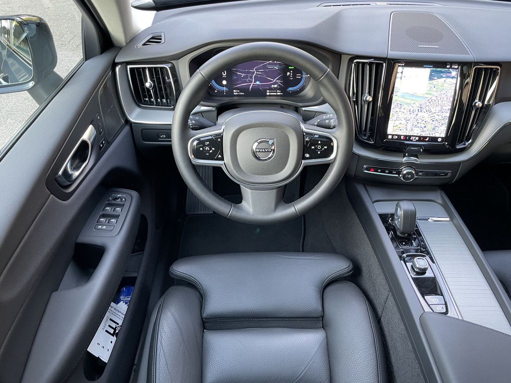 Volvo XC60 T6 Plus Dark Recharge Plug-In Hybrid AWD