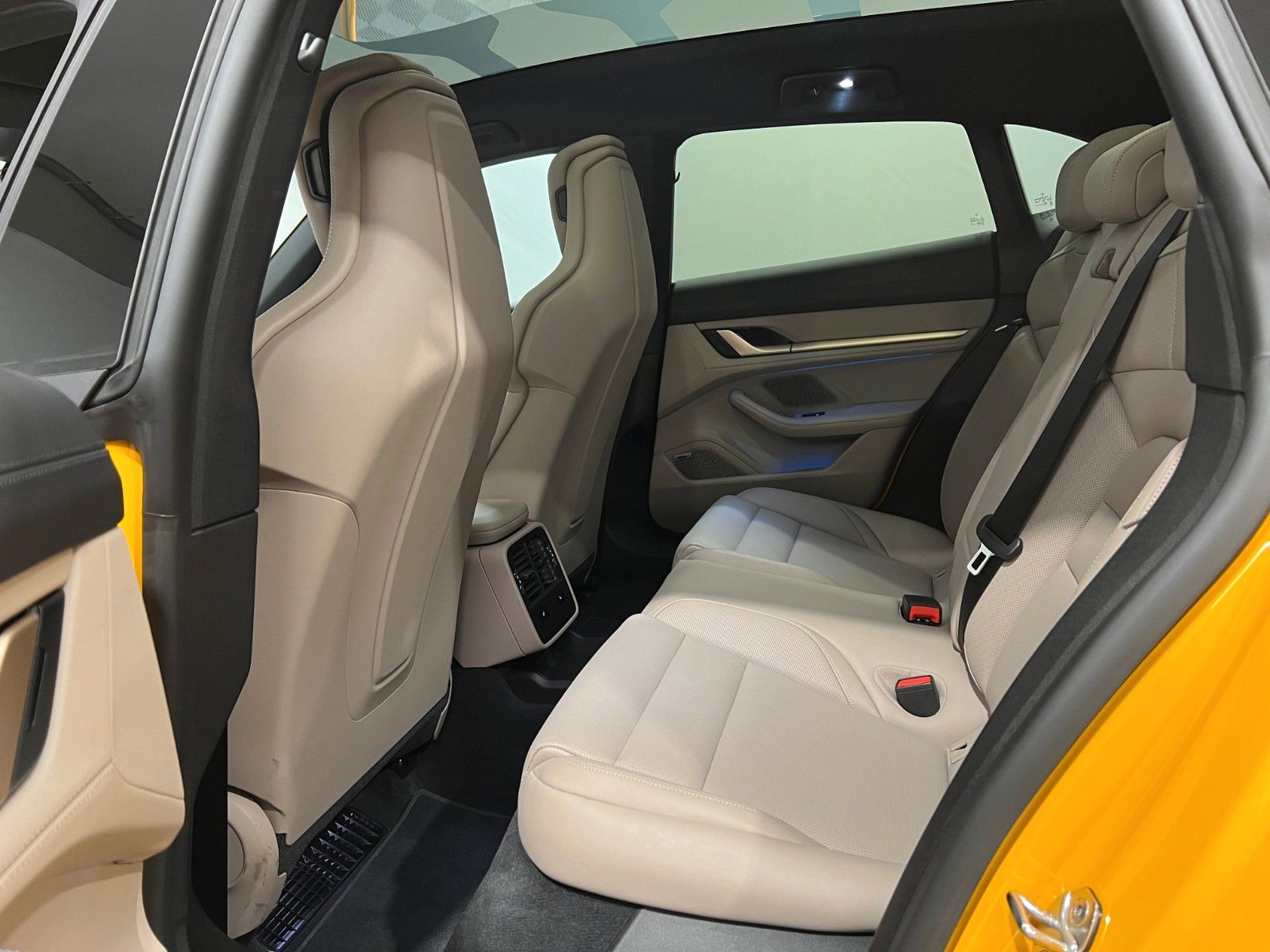 Porsche Taycan Cross Turismo 4S