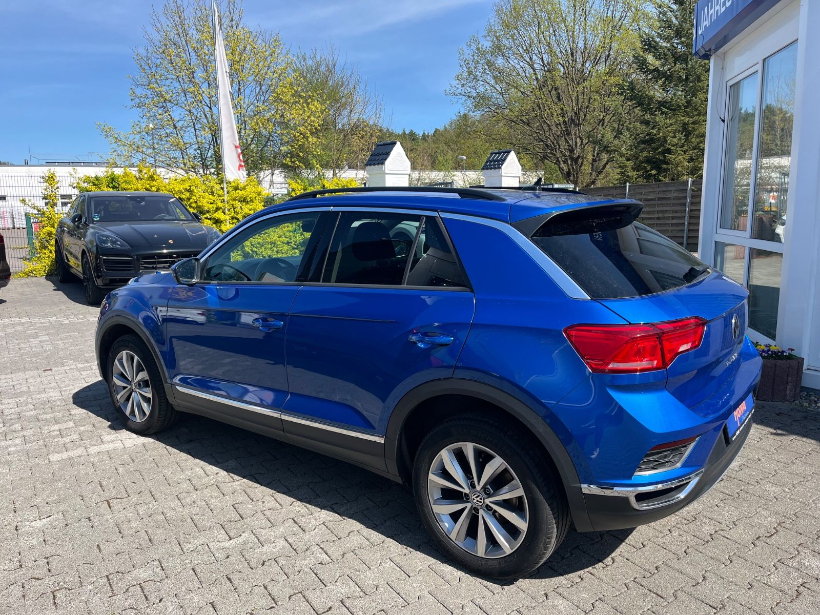 Volkswagen T-Roc 1.5 TSI DSG Style - Samsaru's Car Outlet