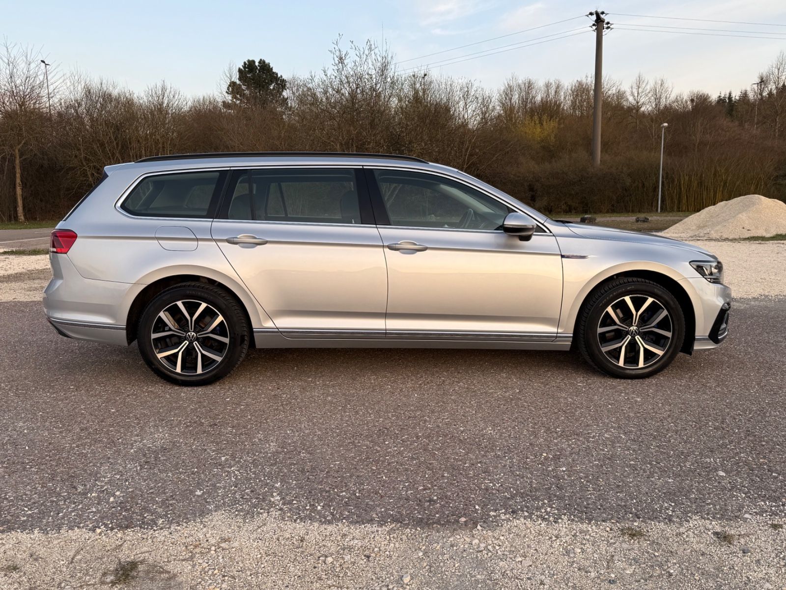 Volkswagen Passat Variant GTE Business - Samsaru's Car Outlet