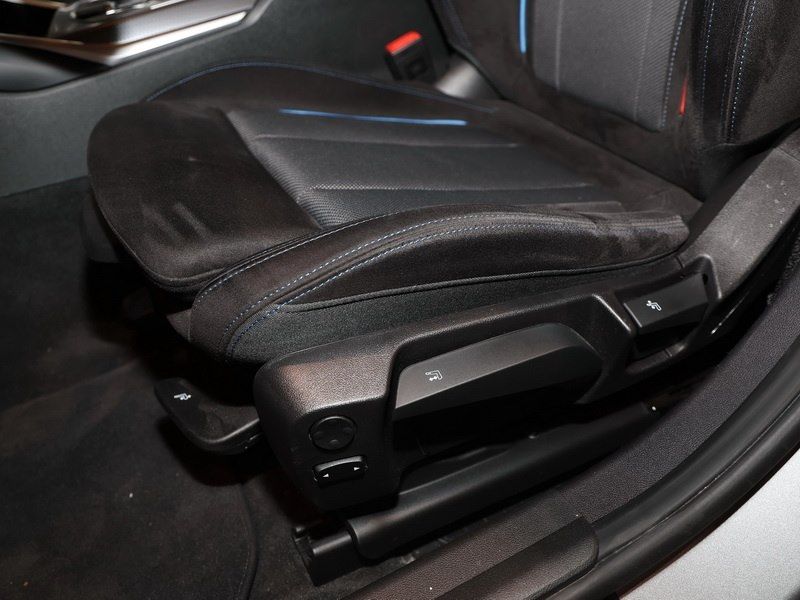 BMW 320d M Sport Lim DrivAssProf Adp.LED 360° HiFi