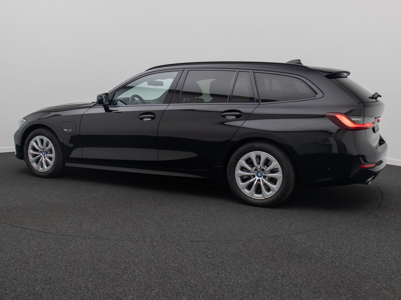 BMW 320e - Samsaru's Car Outlet