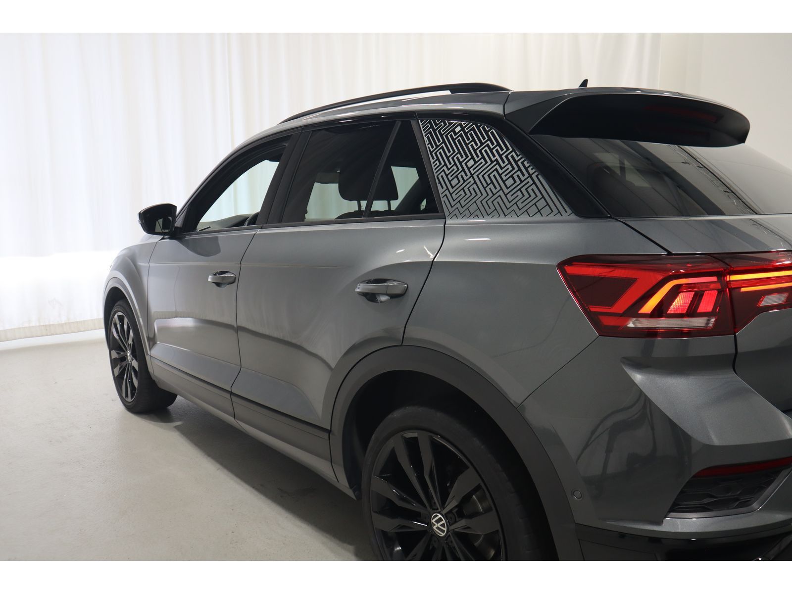 Volkswagen T-Roc 1.5 TSI DSG Black S - Samsaru's Car Outlet