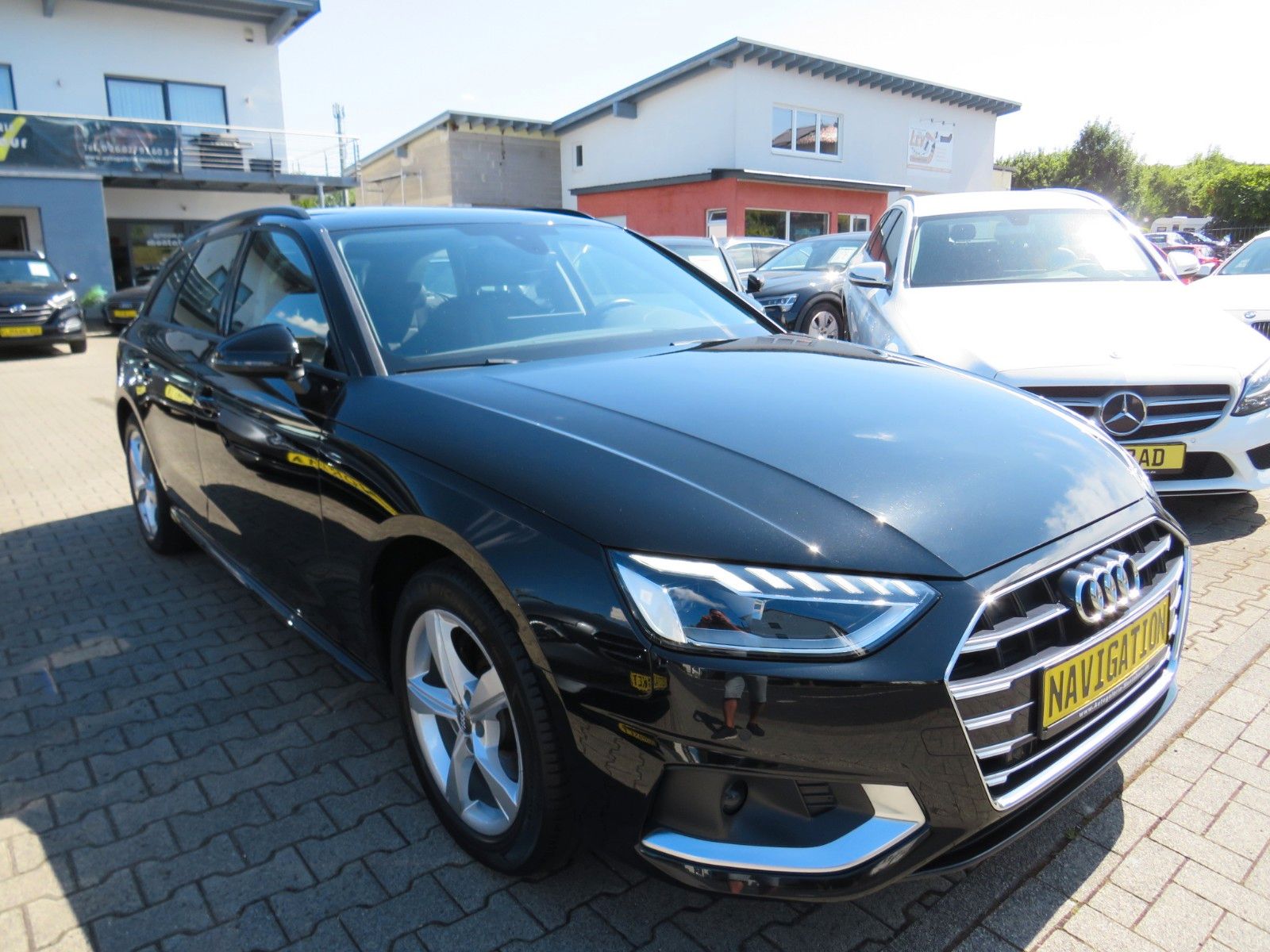 Audi A4 Avant 30 TDI advanced S-tronic - Samsaru's Car Outlet