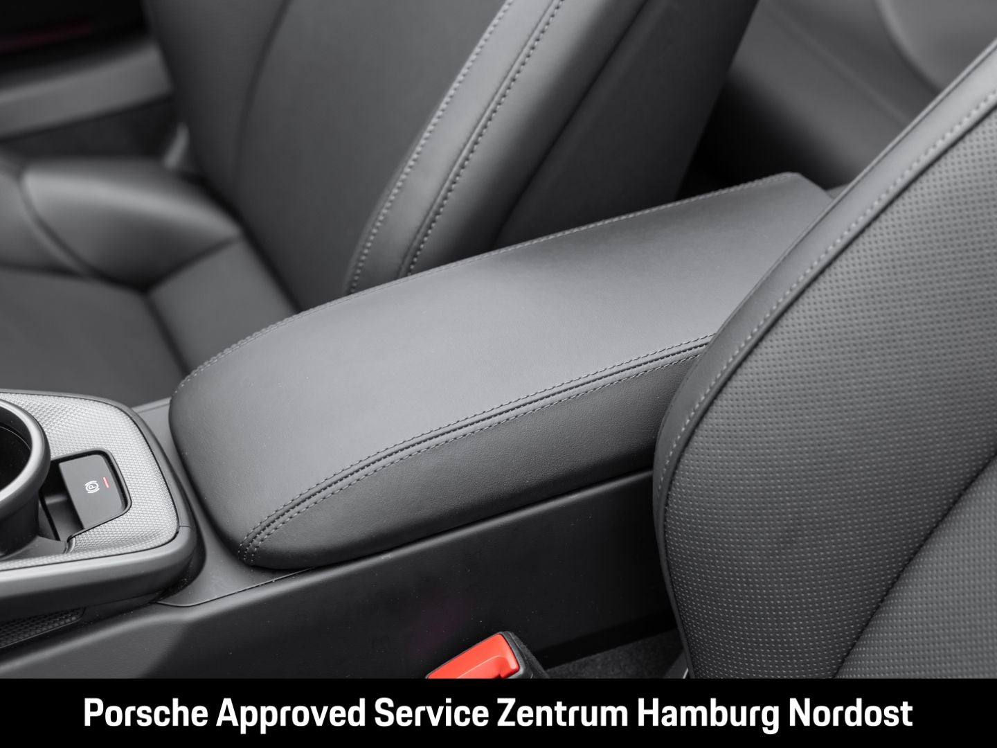 Porsche 992 (911) Carrera 4S Cabriolet Sportabgas BOSE