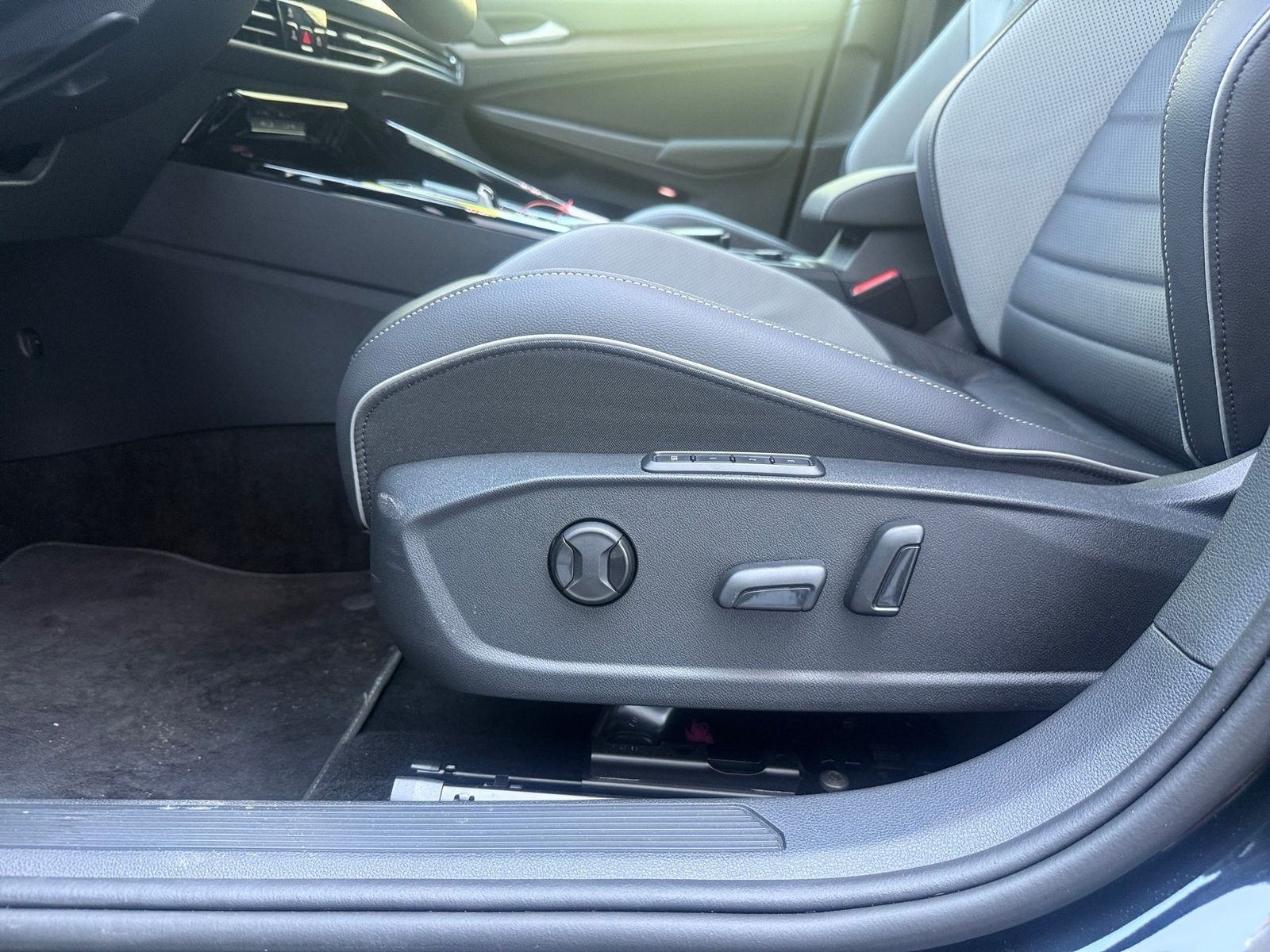 Volkswagen Golf VIII GTE *360°CAM*HUD*MATRIX*LEDER*KESSY*