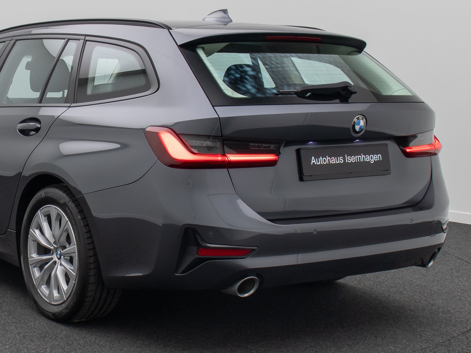 BMW 320d Advantage - Samsaru's Car Outlet