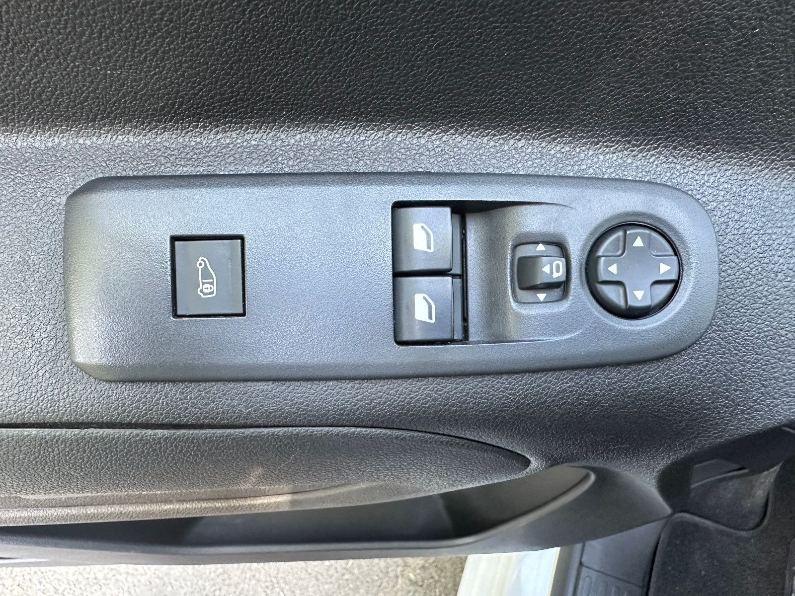 Opel Combo E Cargo Edition - Samsaru's Car Outlet