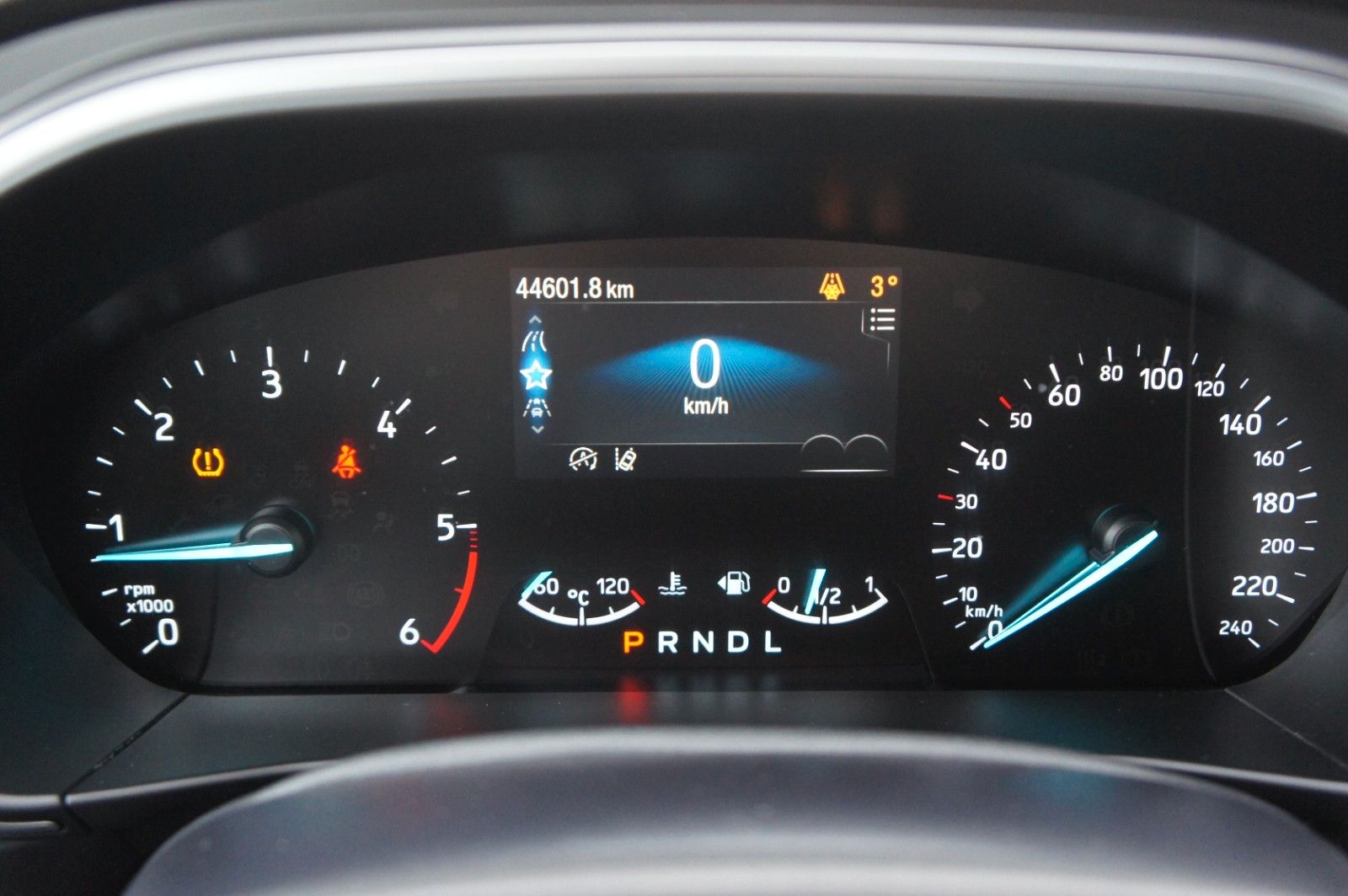 Ford Focus Lim Cool&Connect*ACC*LED*KAM*AGR*BLIS*