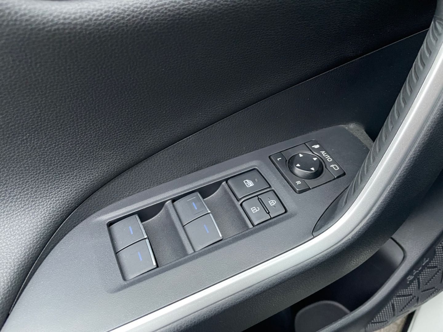 Toyota RAV 4 Plug-in-Hybrid Technik- & Style Paket *360