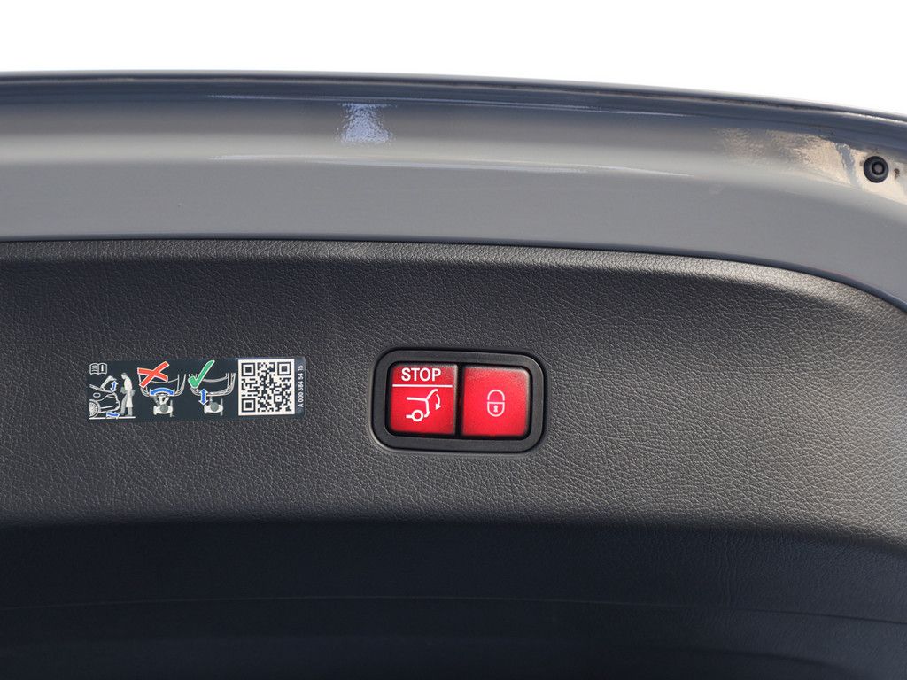 Mercedes-Benz GLC 300d AMG Line 4M Coupé AHK Abstandstemp. LED