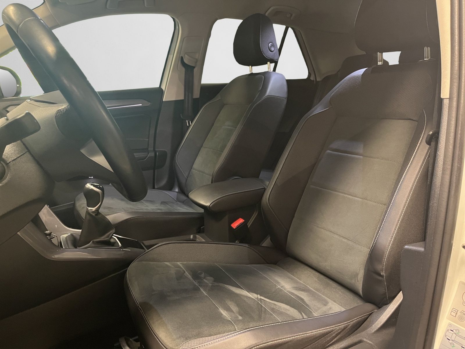 Volkswagen T-Roc 1.5 TSI Style - Samsaru's Car Outlet