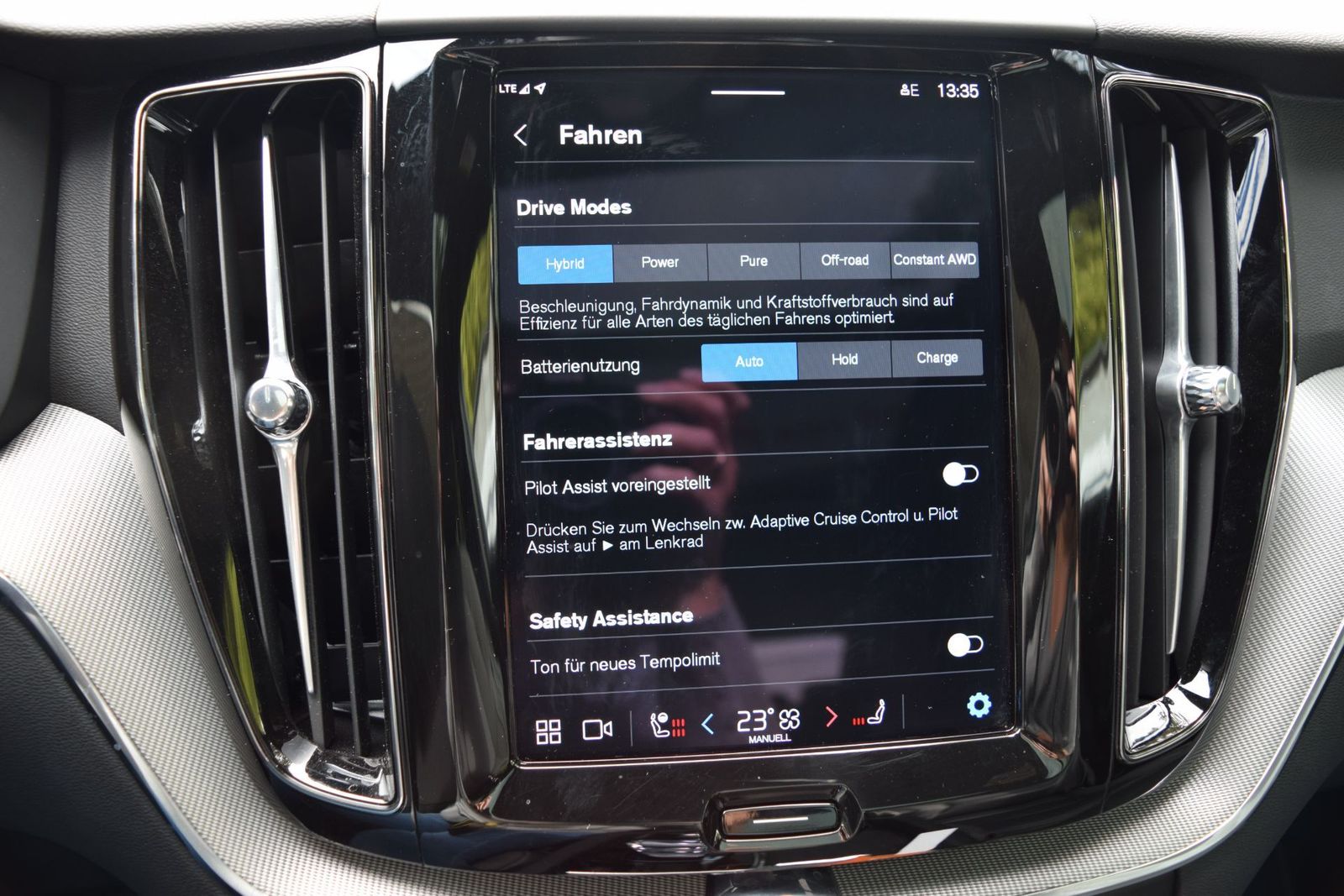 Volvo XC60 T6 Plus Black Edition AHK 360 PANO H&K STH