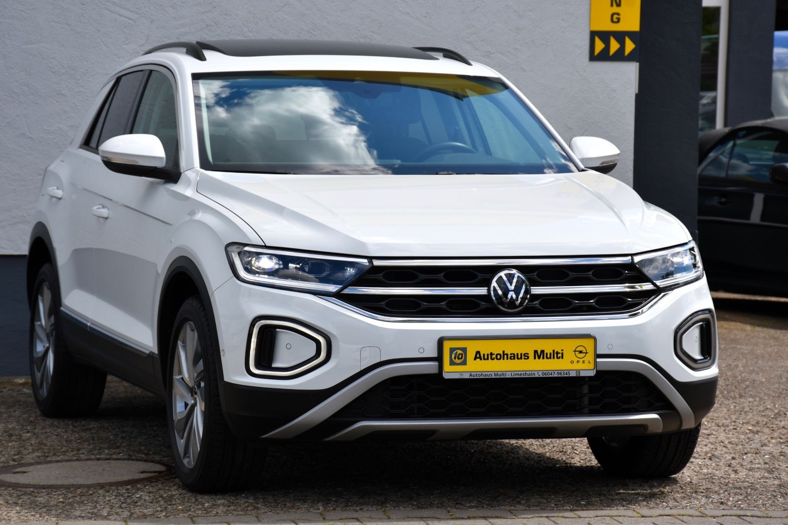 Volkswagen T-Roc Style - Samsaru's Car Outlet
