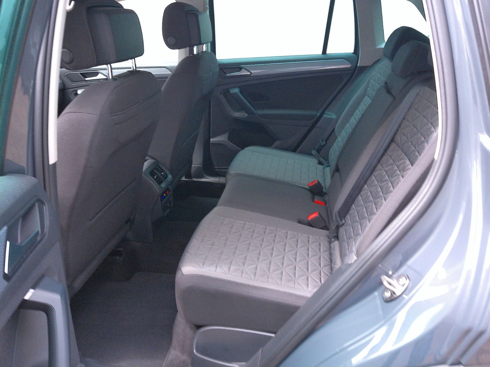 Volkswagen Tiguan 1.5 TSI DSG Life - Samsaru's Car Outlet