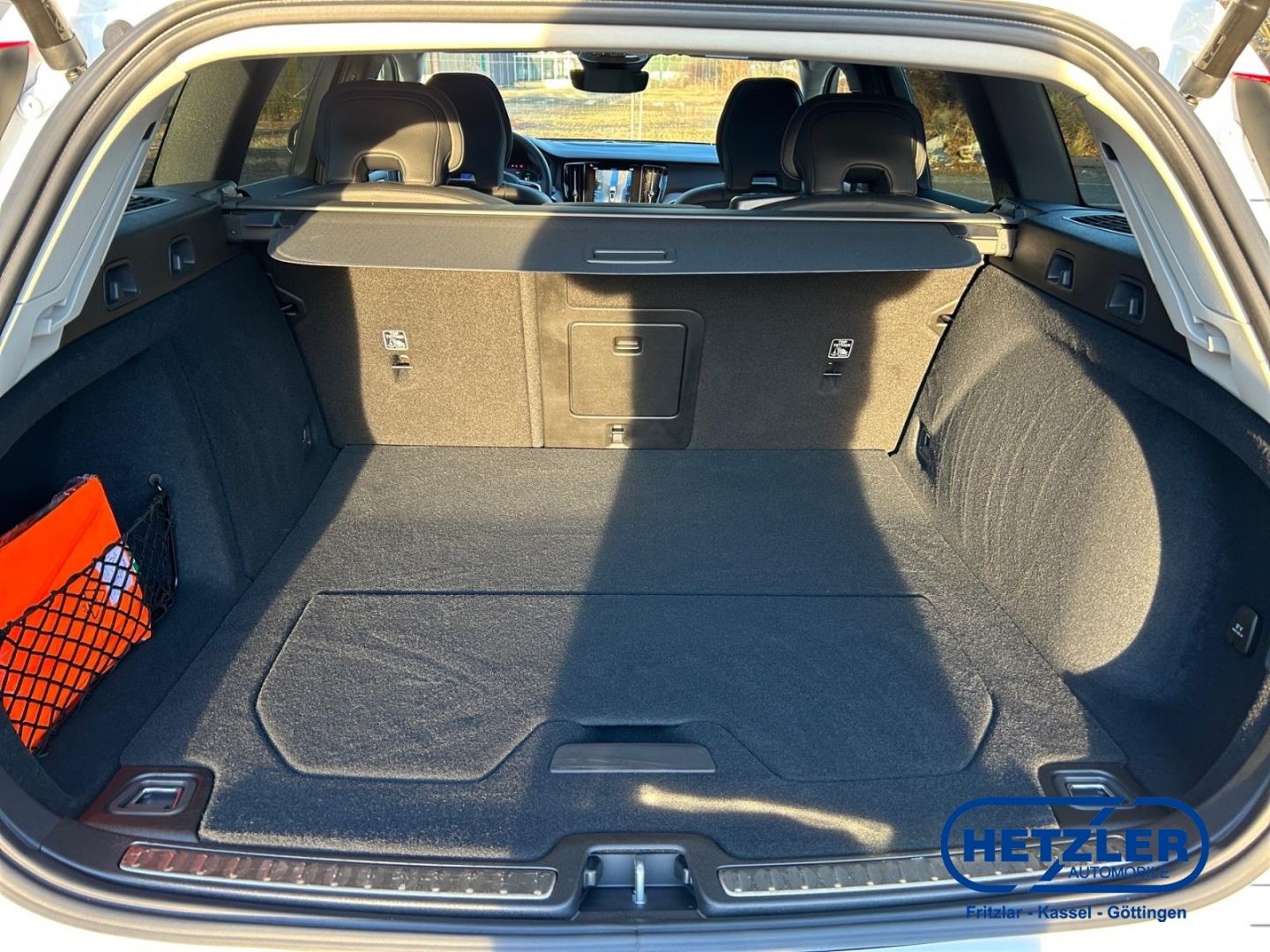 Volvo V60 Kombi Plus Dark Recharge Plug-In Hybrid AWD