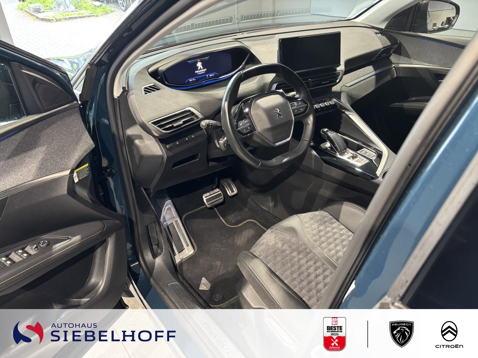 Peugeot 3008 Roadtrip HYBRID 225 e-EAT8