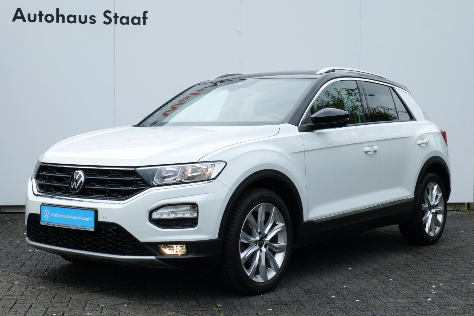 Volkswagen T-ROC Sport 1.5 TSI - Samsaru's Car Outlet